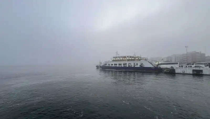 Yoğun Sis Nedeniyle Çanakkale Boğazı Transit Geçişlere Kapatıldı