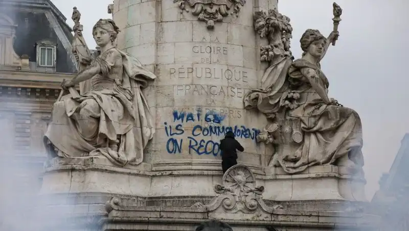 Paris Belediyesi, Grafiticilere Savaş Açarak Şehri Temiz Tutma Mücadelesine Girdi