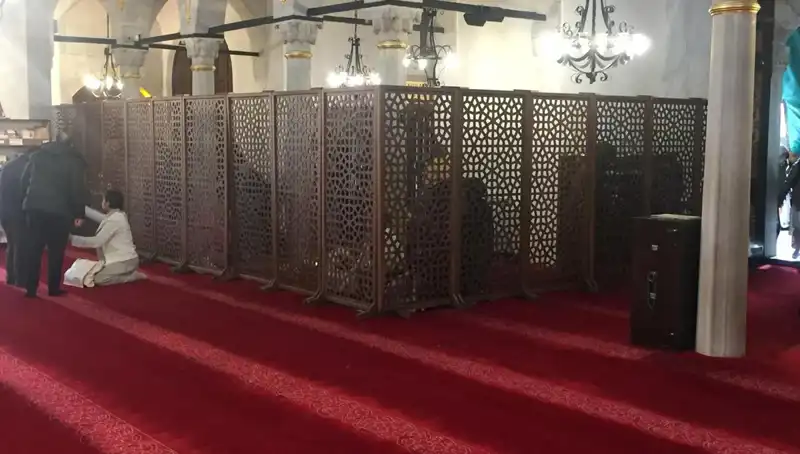Kadın-Erkek Teravih Namazı Birlikte Kıldı, Toplumda Tartışmalar Başladı!