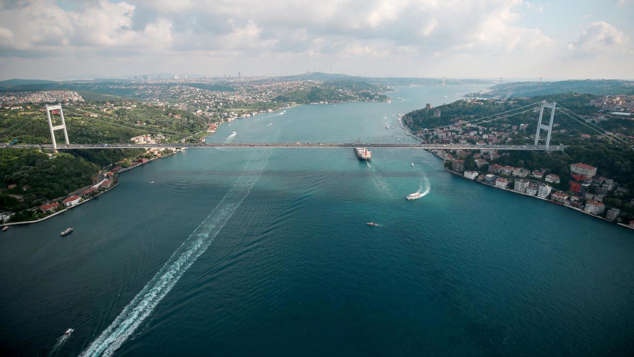 İstanbul Boğazı'nda Dev Gelişme: Gemi Trafiği Durduruldu