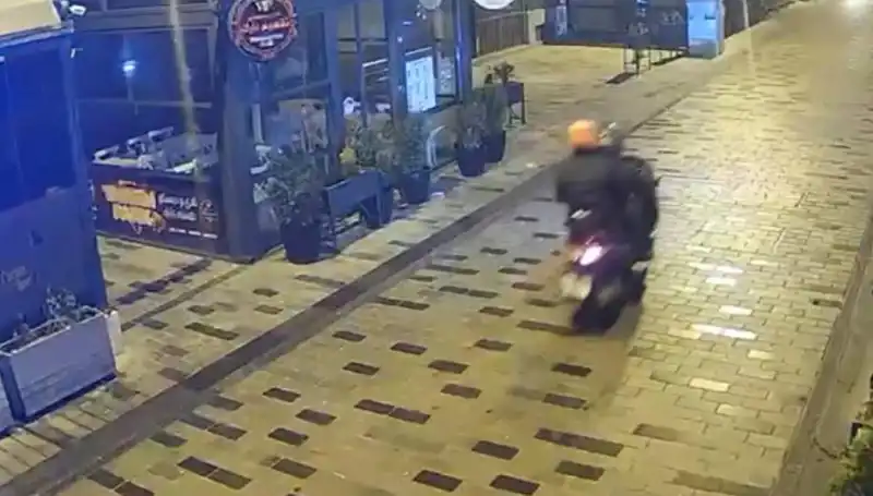 Gece Kulübünde Haraç Saldırısı: Torpil ve Silah Atışı Şok Etti!