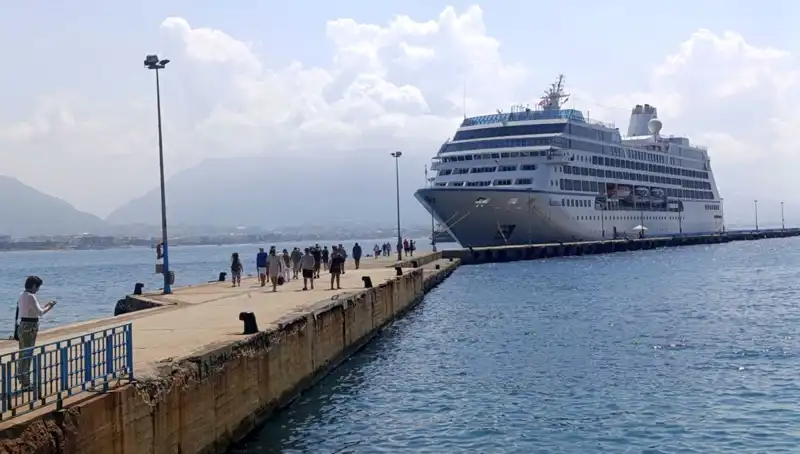 Alanya'ya Gelen ABD'li Turistlerle Kruvaziyer Keyfi Zirveye Çıkıyor