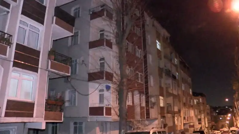Kolonlardan Gelen Gizemli Sesler, Altı Katlı Binada Panik Yarattı