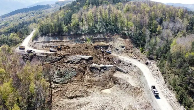 Kastamonu-Çatalzeytin Yolu Heyelanla Kapandı: Seyahat Planlarınızı Yenileyin