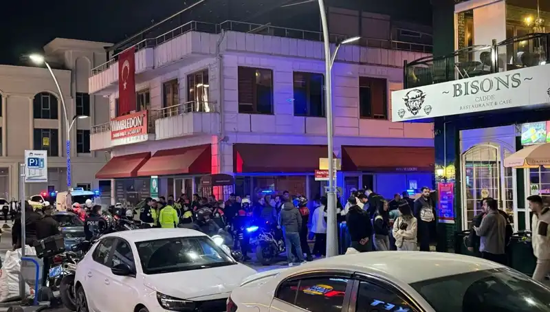 Kafede Çıkan Silahlı Kavga: Tehlikeli Anlar ve Bıçaklı Saldırı