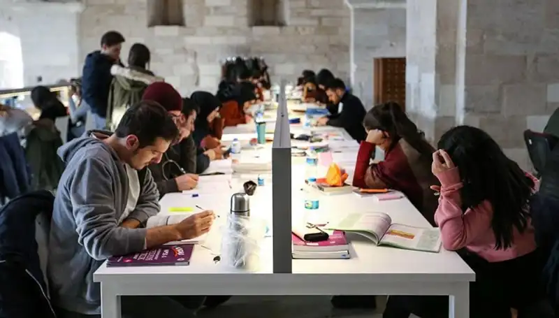 Üniversiteler 2023-2024 Güz Dönemi Başlangıç Tarihlerini Açıkladı!
