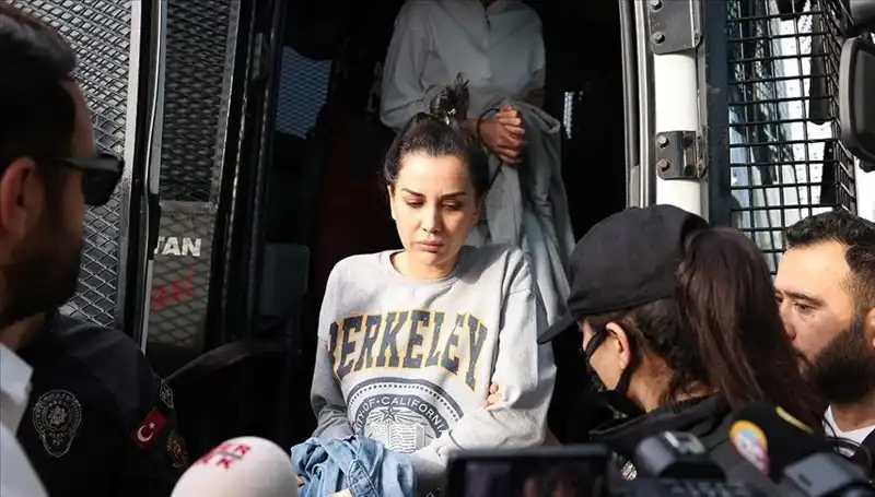 Dilan Polat'ın Instagram Hesabı Neden Kapandı? Ünlü İsimdeki Gizem